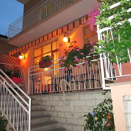 Hotel Villa Elia Rimini Exteriör bild