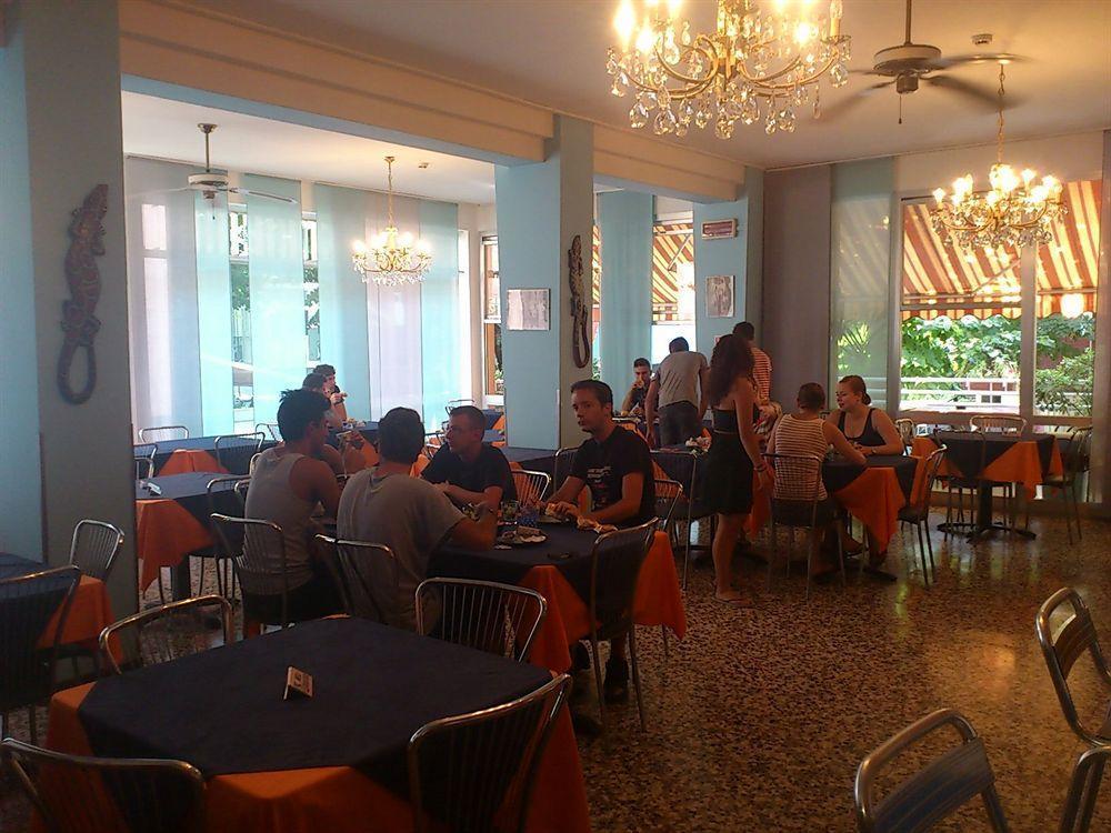 Hotel Villa Elia Rimini Exteriör bild