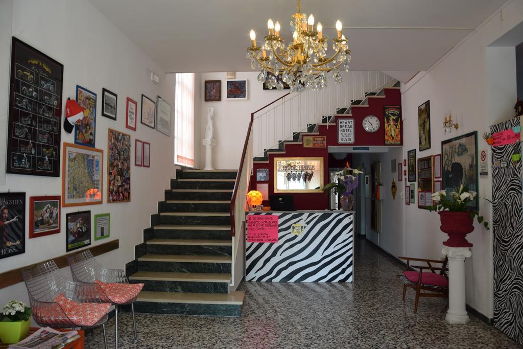 Hotel Villa Elia Rimini Exteriör bild
