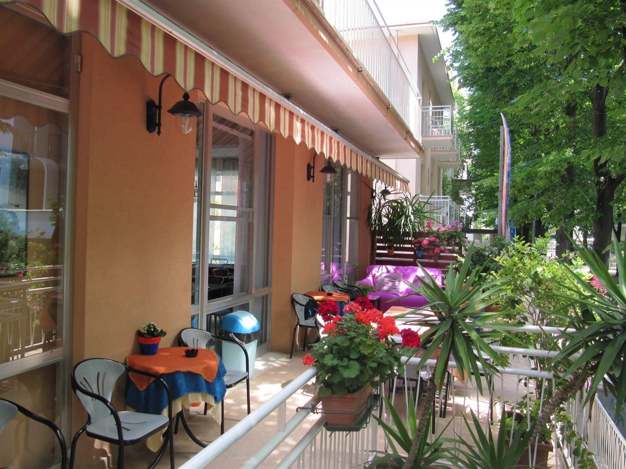 Hotel Villa Elia Rimini Exteriör bild